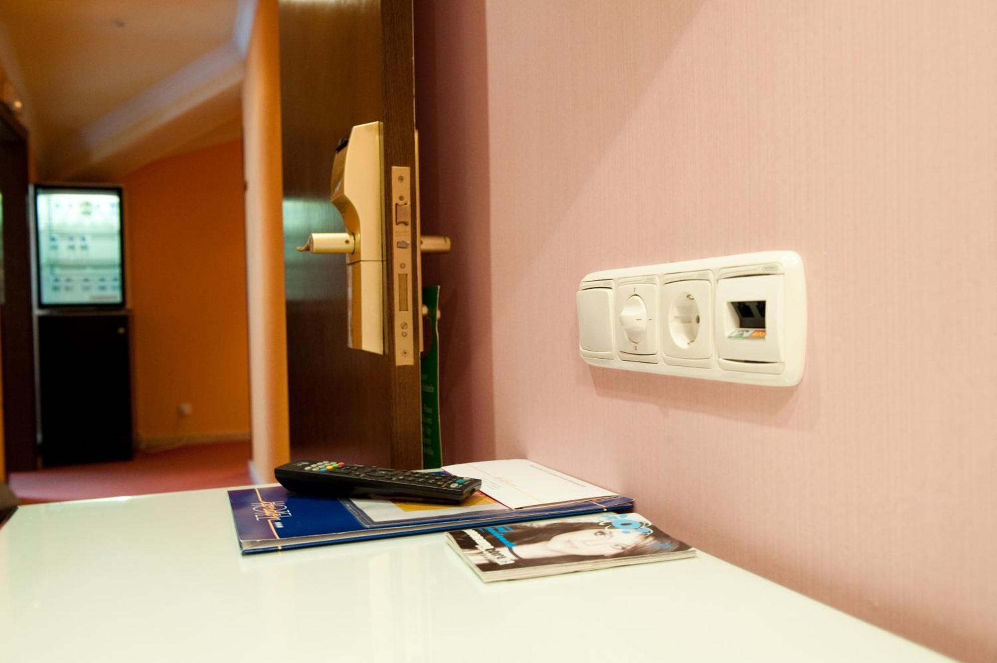 Hotel Cordon Burgos Bagian luar foto