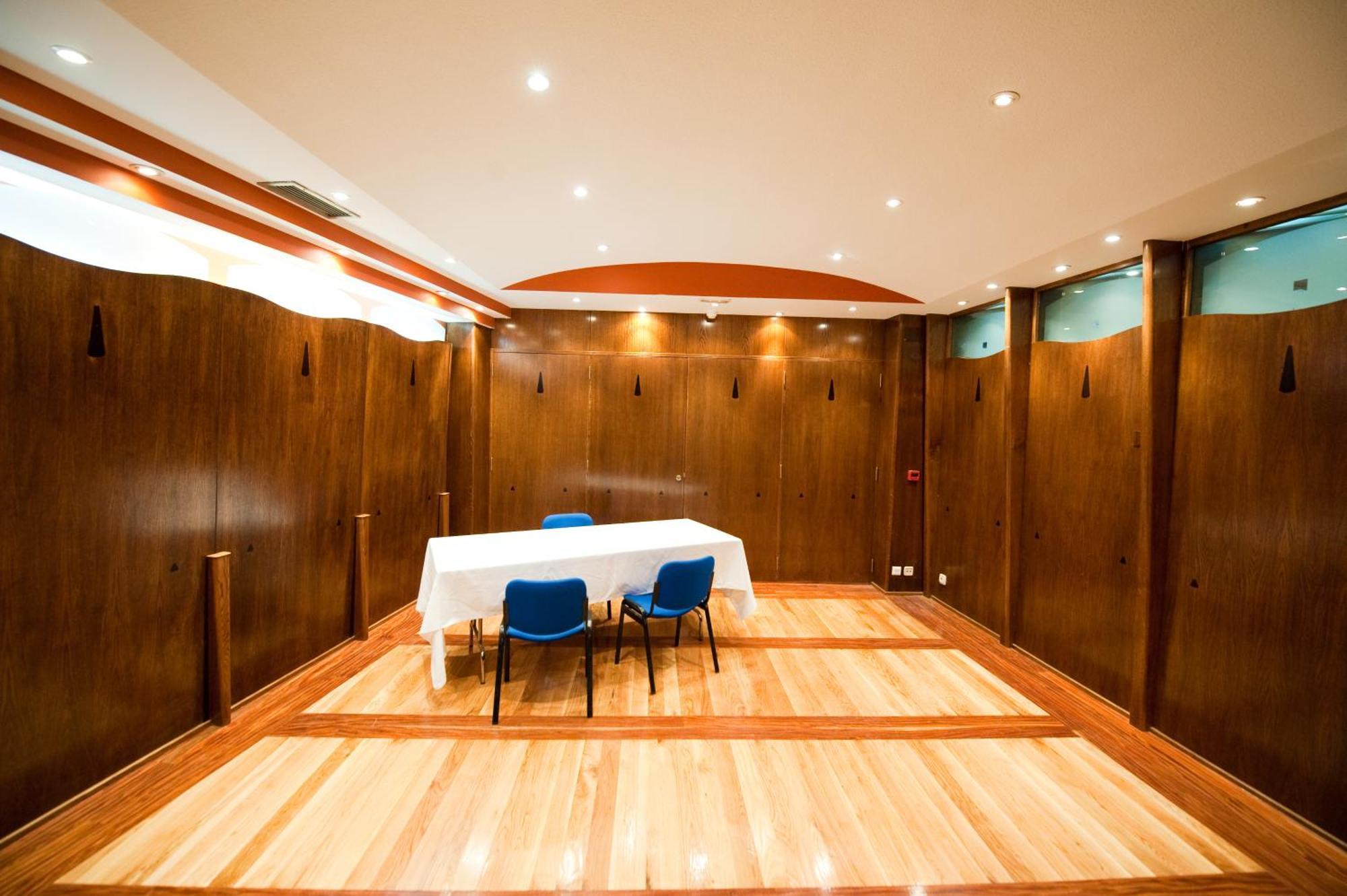 Hotel Cordon Burgos Bagian luar foto